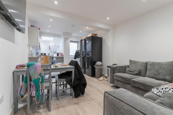 5 bedroom house to rent - Photo 1