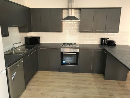 7 Bed Detached House, North View, L7 - Photo 5