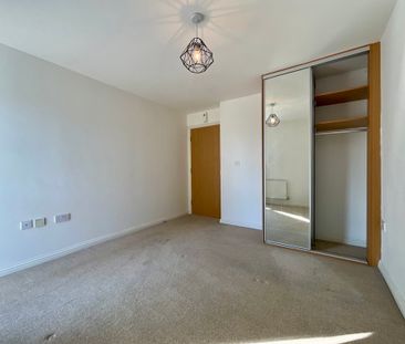 2 bedroom Apartment to let - Photo 4