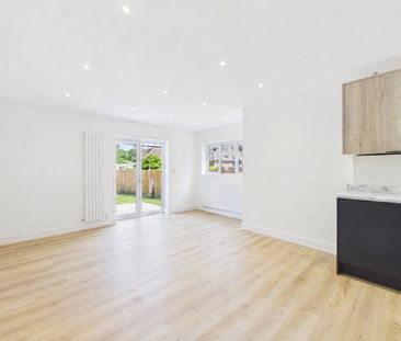 1 bedroom Flat in Vicarage Road, Camberley - Photo 1
