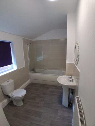 3 bedroom end of terrace house to rent - Photo 1