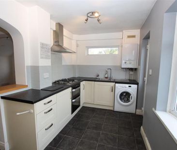 3 bedroom end of terrace house to rent - Photo 1