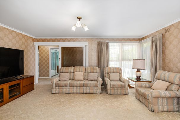 45 Sevenoaks Rd, Burwood East VIC 3151 - House For Rent | Domain - Photo 1