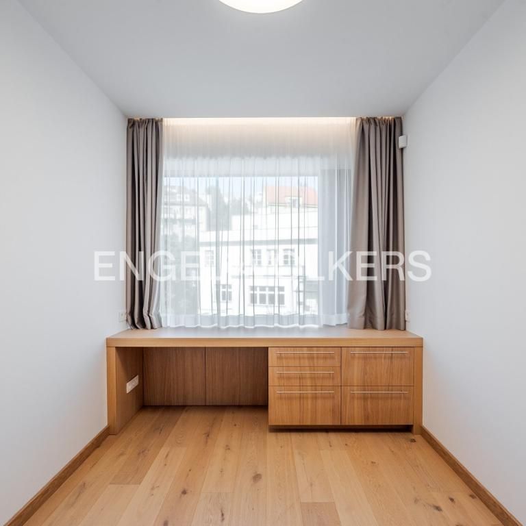 Pronájem bytu 4+kk 137 m2 - Fotografie 1