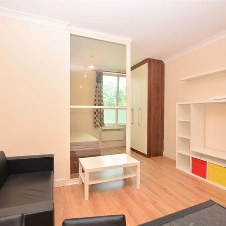 Studio to rent - Photo 3