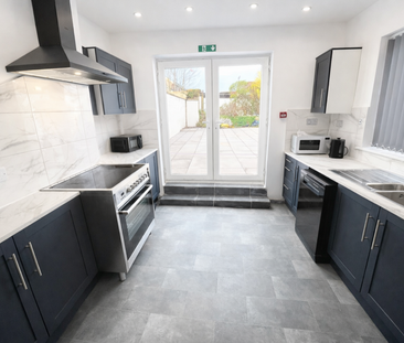 1 bedroom in a house share to rent - Photo 2