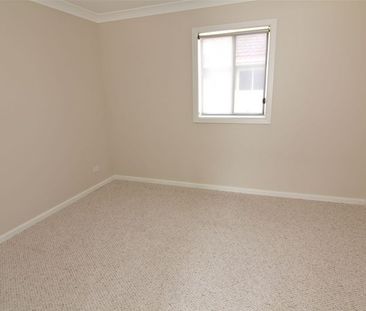 Quaint Cottage - Fantastic Location - Photo 1