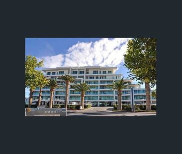 LUXURY 3-BEDROOM APARTMENT, WALKING DISTANCE TO WESTFIELD SHOPPING ... - Photo 4