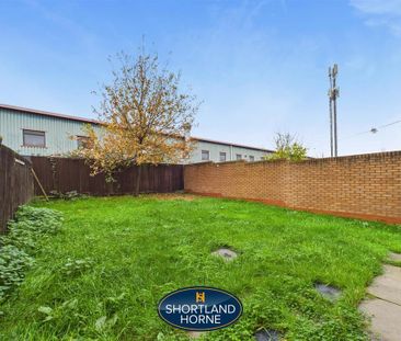 2 bedroom end of terrace house to rent - Photo 6