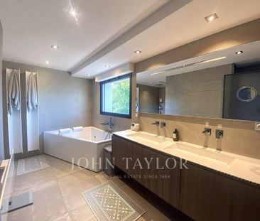 Maison à louer Mougins, Cote d'Azur, France8 500 EUR / Mois - Photo 5
