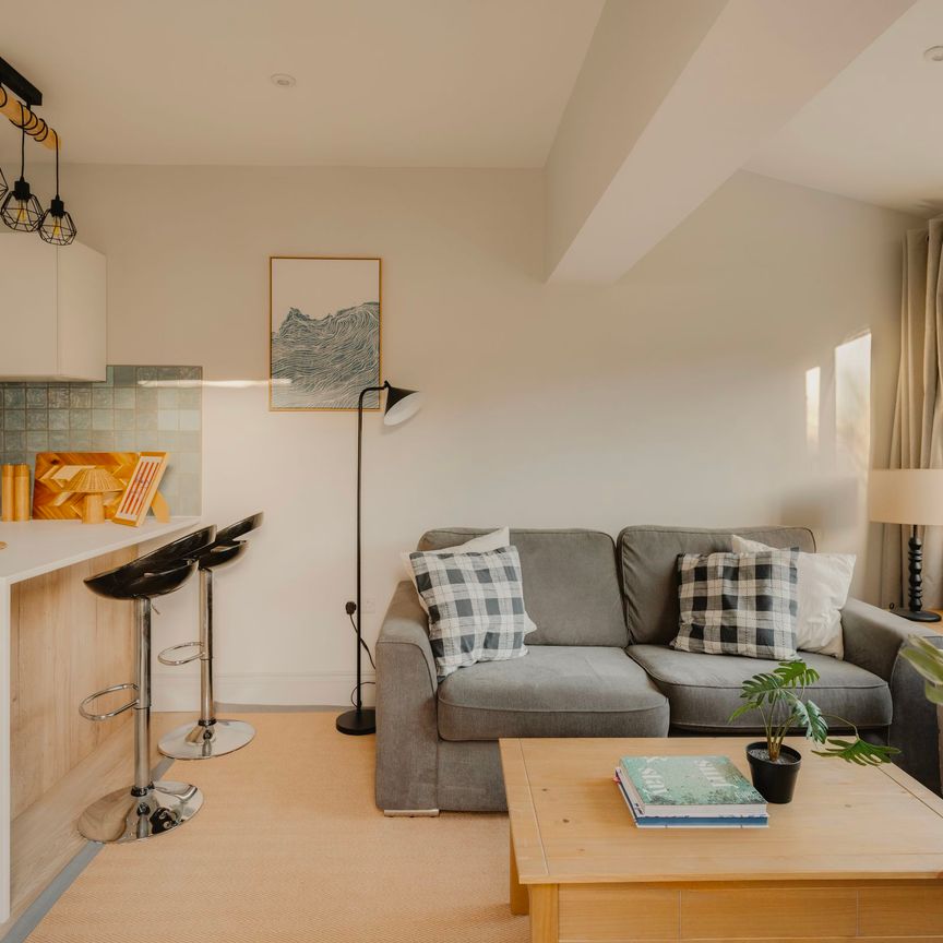 5 Bedroom Home – Medium Let - Photo 1