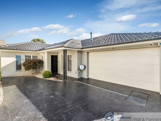 2/9 MacPherson Street, 3175, Dandenong Vic - Photo 1