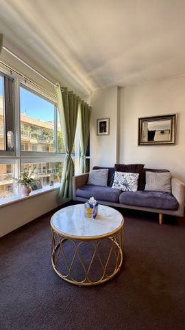 Elizabeth Bay - Photo 4