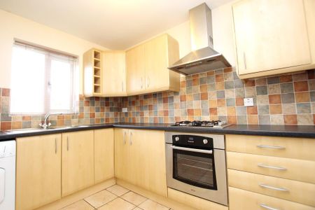 2 bedroom semi-detached house to rent - Photo 4