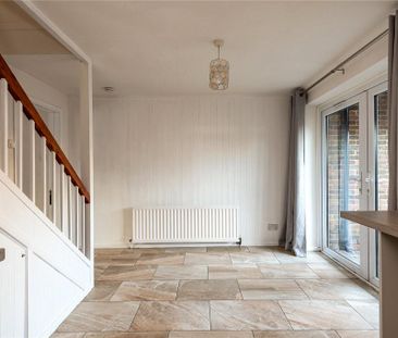 3 bedroom link detached house to rent - Photo 5