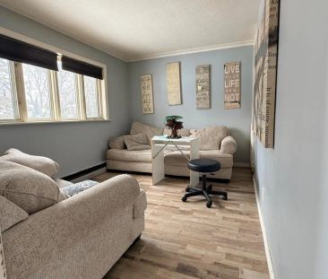 46 ELM GROVE AVENUE S - Photo 2