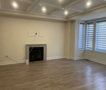 For Lease - 42 Ben Sinclair Avenue, East Gwillimbury, Ontario - Photo 6