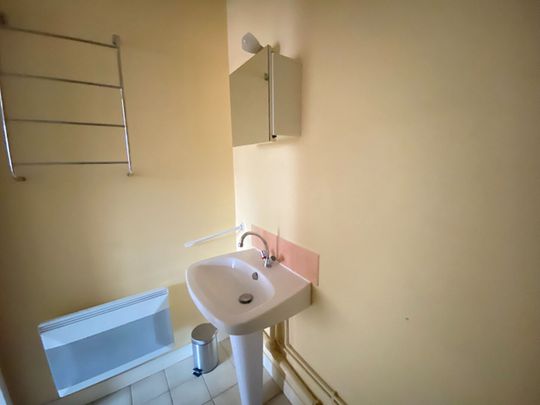 Location Appartement 1 pièce 17m² LE MESNIL ESNARD 76240 - Photo 1