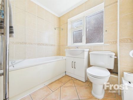 Reedsfield Road, Ashford, Middlesex,TW15 - Photo 2