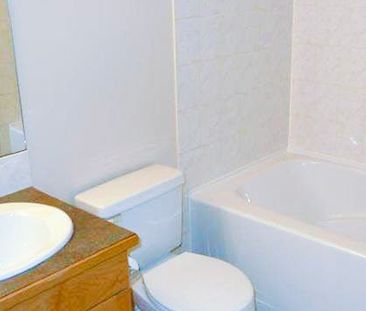 2 Bed, 2 Bath, Air Conditioned Suite In Oliver. Utilities Included - Photo 5