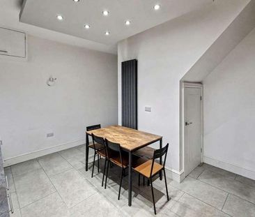 Hollins Lane, BL9 - Photo 6