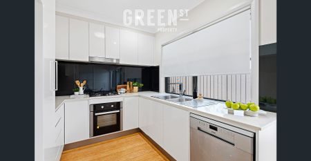 Modern 3 Bedroom Townhouse - Photo 2