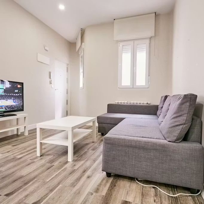 Calle de Bravo Murillo, Madrid, Community of Madrid 28020 - Foto 1