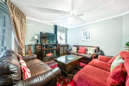 Modern and spacious 2 bedroom, 2 bathroom apartment to rent. - Photo 3