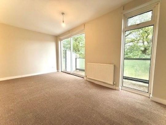 4 bedroom end of terrace house to rent - Photo 1