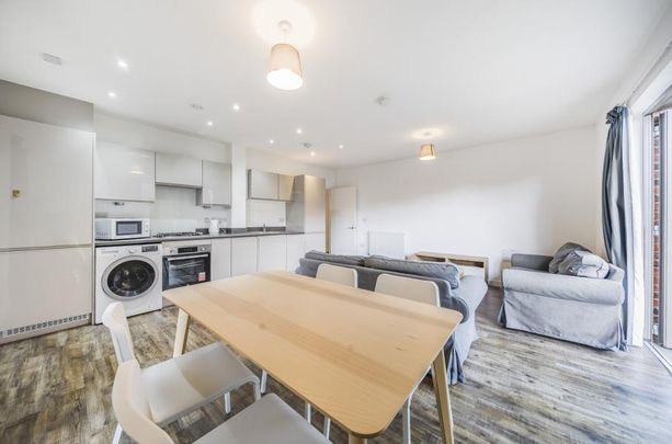 Wey Corner, Guildford - 2 bedrooms Property for lettings - Seymours - Photo 1