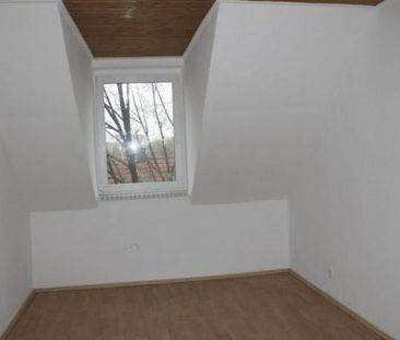 Dachgeschoss-Schätzchen in Resse: 4 Zimmer, Küche, Diele, Bad und "... - Photo 3