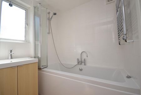 2 bedroom end of terrace house to rent - Photo 2