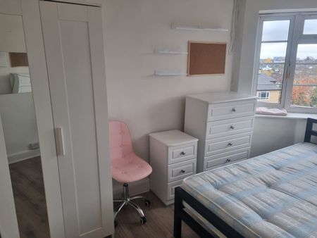 Room in a Shared House, Kennyland Court, NW4 - Photo 2