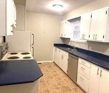 For Lease - 230 Boyers Side Road, Georgina, Ontario - Photo 6