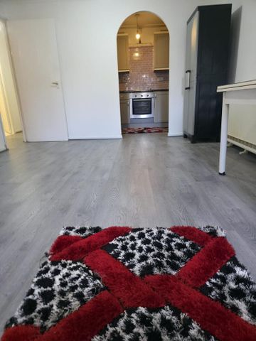 1 bedroom ground floor flat to rent - Photo 3