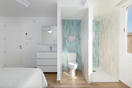 Calle de Eugenia Viñes, Valencia, Valencian Community 46011 - Photo 2