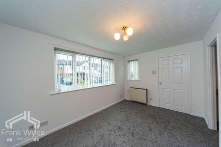 St Davids Grove, Lytham St Annes, Lancashire, FY8 - Photo 4
