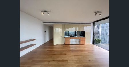 Stunning view and spacious One Bedroom and bills included in central park - Photo 2