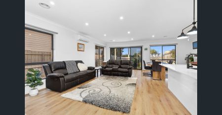 Spacious Family Home - Views of the Bay - Photo 5