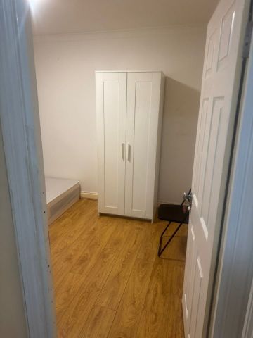 Studio Flat, Garth Road, NW2 - Photo 5