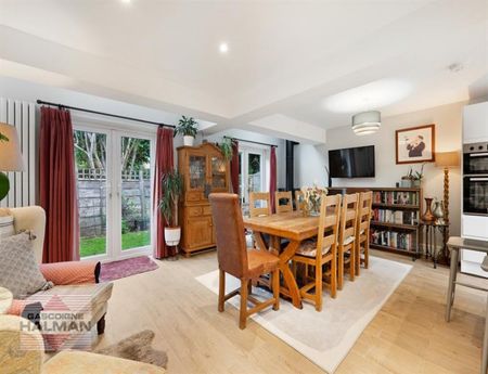 4 Bedroom Detached To Let - Photo 3