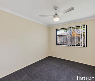 SPACIOUS 4 BEDROOM FAMILY HOME WITH MULTIPLE LIVING SPACES - Photo 6