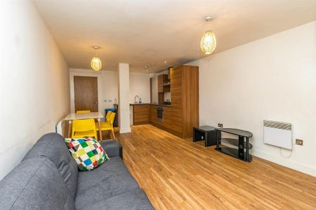 3 bedroom apartment to rent - Photo 3