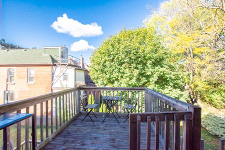 **ALL INCLUSIVE** 2 Bedroom Upper Unit in Hamilton!! - Photo 2