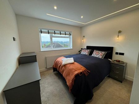 1 bedroom in a house share to rent - Photo 2