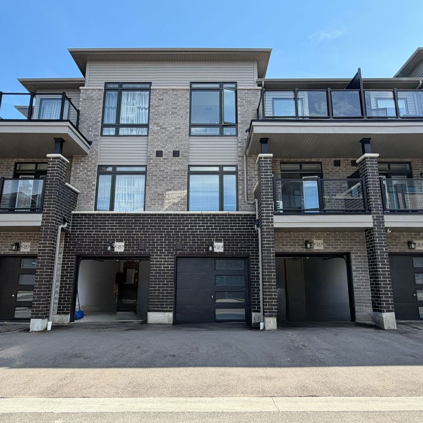 For Lease - 22 Esquire Way, Whitby, Ontario - Photo 1