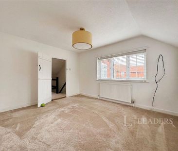 3 bedroom semi-detached house to rent - Photo 6