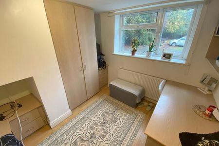 Garden Flat, 146 Otley Road, - Photo 3