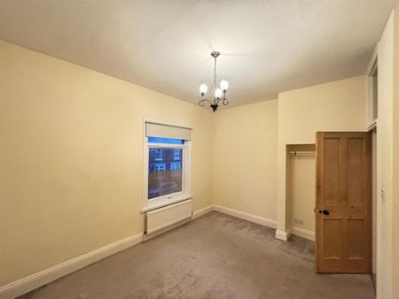 2 bedroom semi-detached house to rent - Photo 5