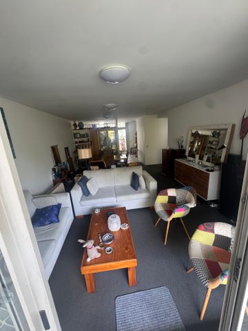 Newington - Photo 2